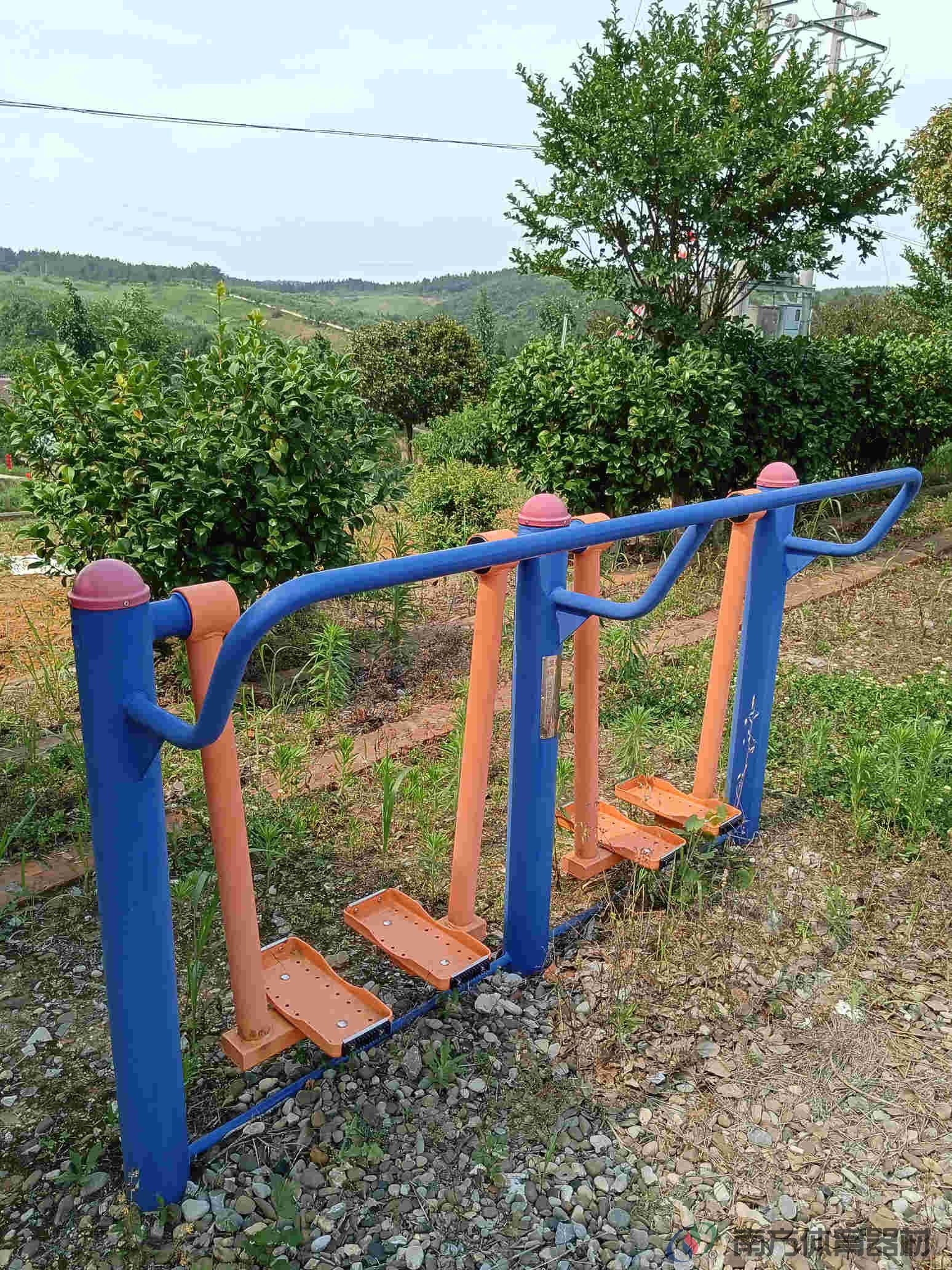 双联太空漫步机